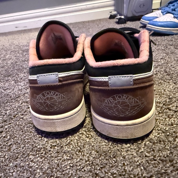 Jordan 1 Low Mochas - Picture 4 of 6
